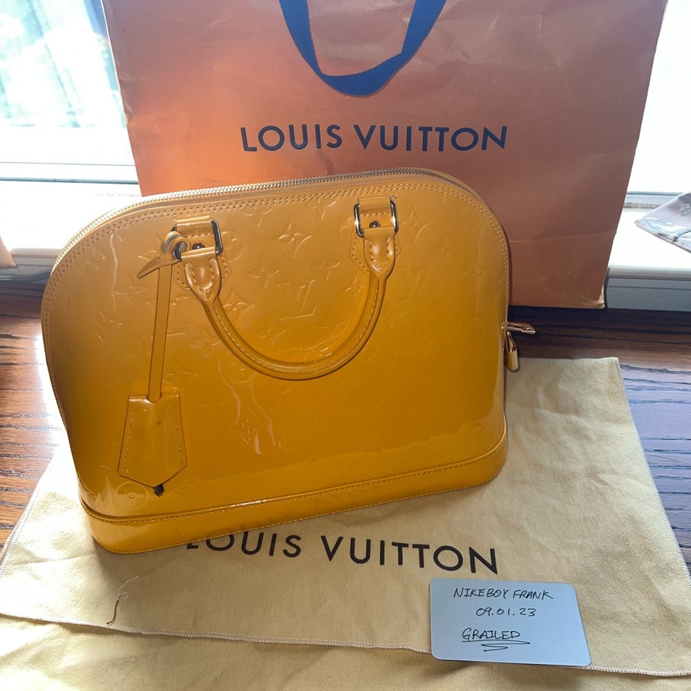 Louis Vuitton M91695 Vernis Alma Jaune Passion Yellow Handbag